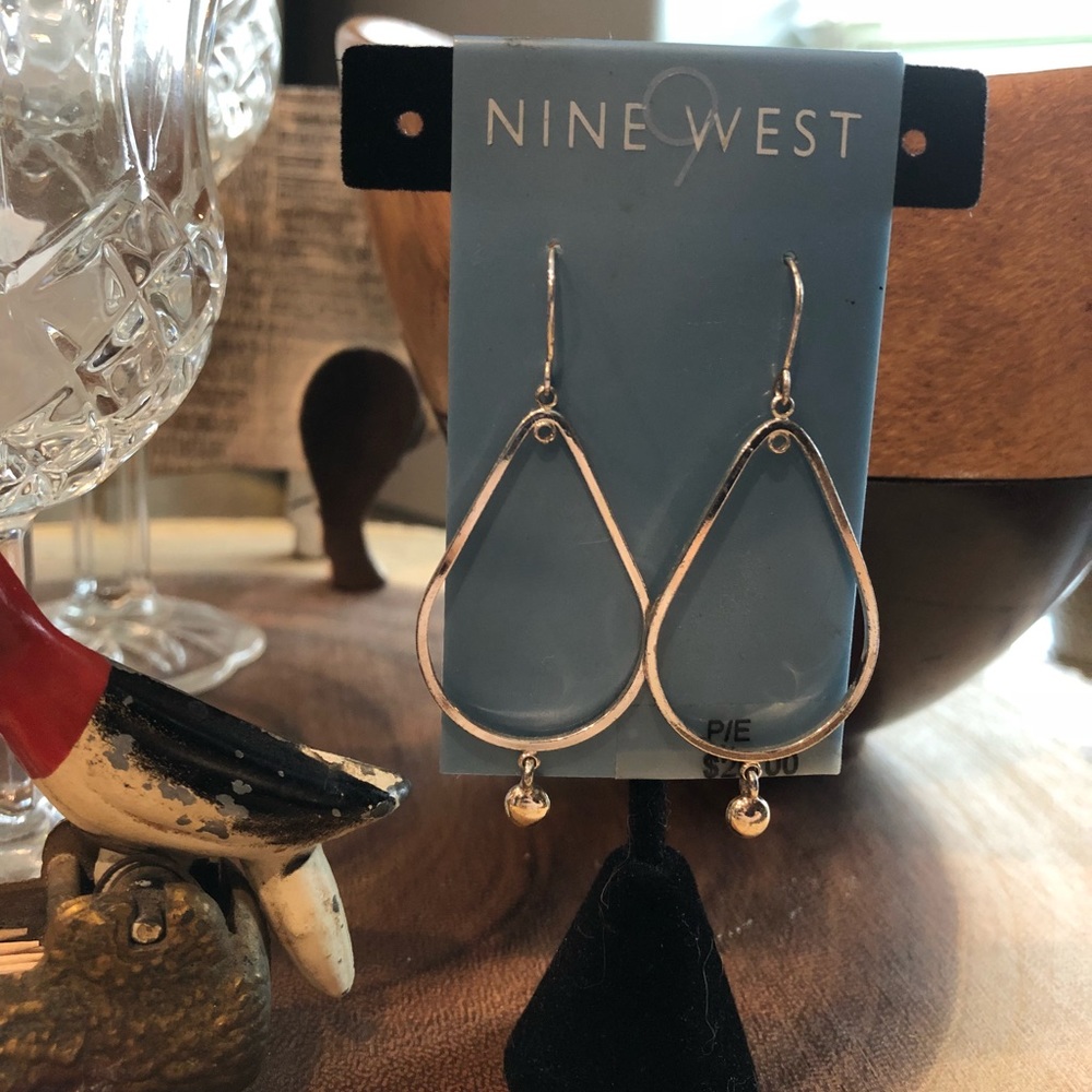 Nine West Teardrop earnings